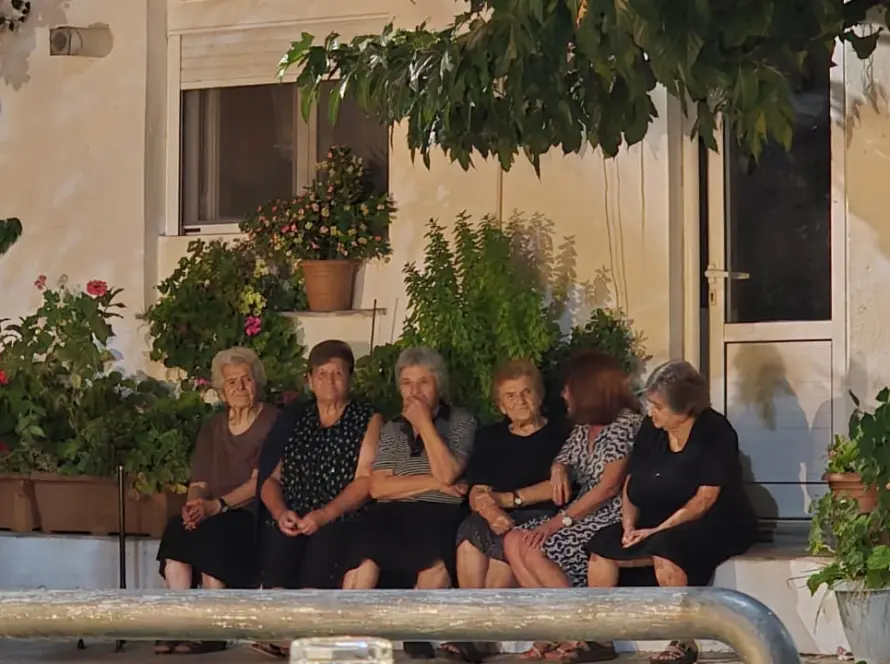 cretan-neighbourhood